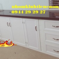 Nên làm tủ bếp nhôm hay gỗ