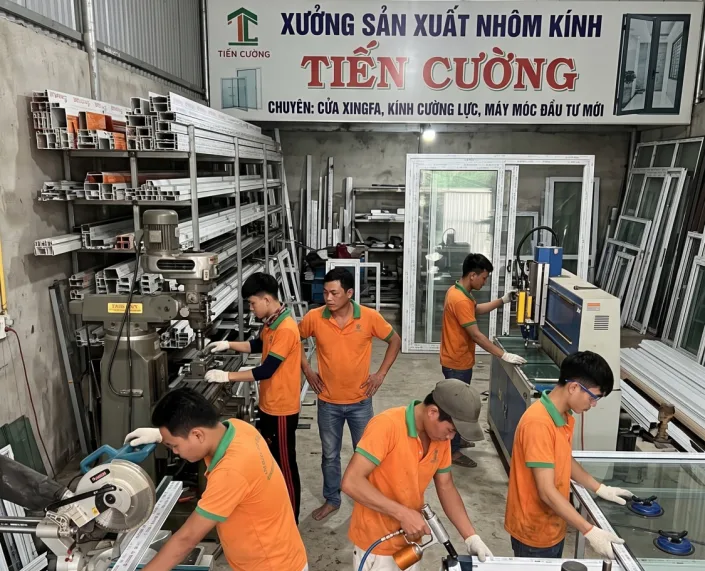 Nhôm Kính Tiến Cường | Xưởng thi công nhôm kính TP.HCM - hình ảnh thực tế Khu vực gia công tại xưởng Nhôm Kính Tiến Cường