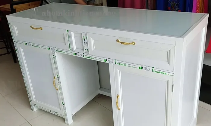 Mẫu Bàn Trang Điểm Nhôm Kính Đẹp, Giá Rẻ TP.HCM - Tiến Cường - hình ảnh thực tế Mẫu bàn vi tính trang điểm nhôm kính đẹp