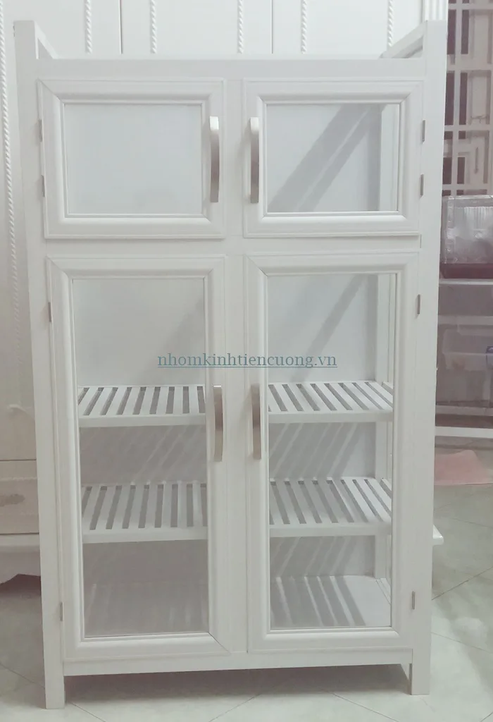 Tủ chén nhôm kính bốn cánh Mẫu tủ chén nhôm kính bốn cánh chia khoang rõ ràng