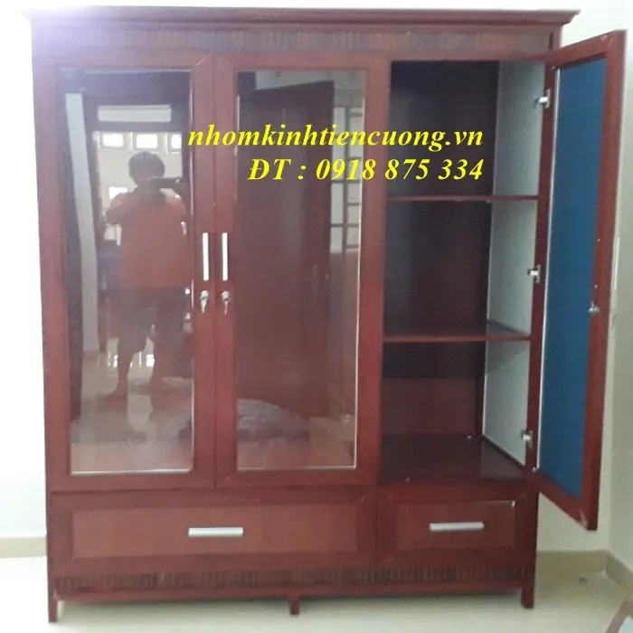 Mẫu tủ quần áo nhôm kính chia khoang Mẫu tủ quần áo nhôm kính chia khoang thực tế