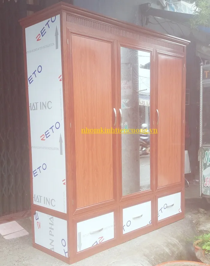 Thi công tủ quần áo nhôm kính vân gỗ Tủ nhôm kính vân gỗ thi công theo kích thước riêng