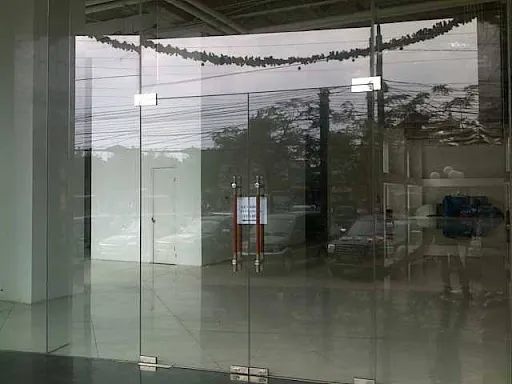 Cua kinh cuong luc mau cua kinh cuong luc dep 7 cửa kính cường lực - hình ảnh thực tế 10