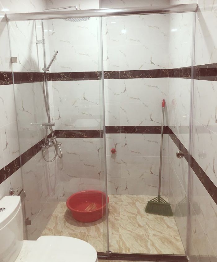 kích thước phòng tắm kính góc 900x1000 hiện đại