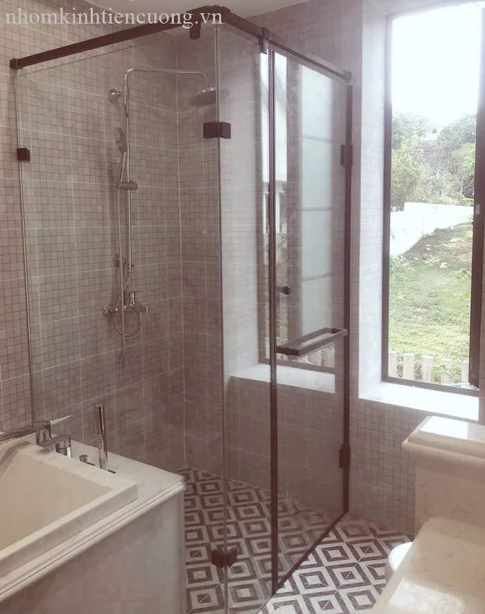 Mẫu Phòng Tắm Kính Đẹp, Sang Trọng & Xu Hướng mới tại TPHCM - hình ảnh thực tế phòng tắm kính đẹp nhà phố tphcm