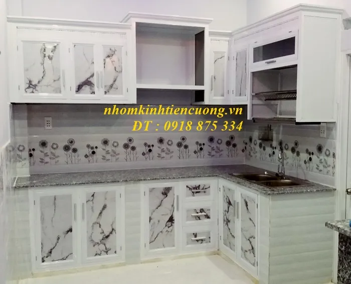 Công trình tủ bếp nhôm kính hoàn thiện Công trình tủ bếp nhôm kính hoàn thiện thực tế