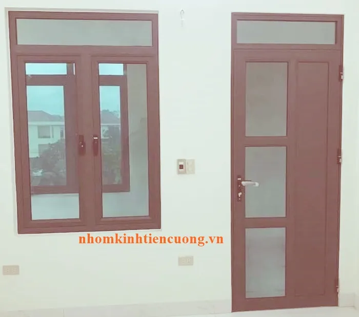 Mẫu cửa nhôm PMA kết hợp kính - mẫu tham khảo 7 Mẫu cửa nhôm PMA kết hợp kính