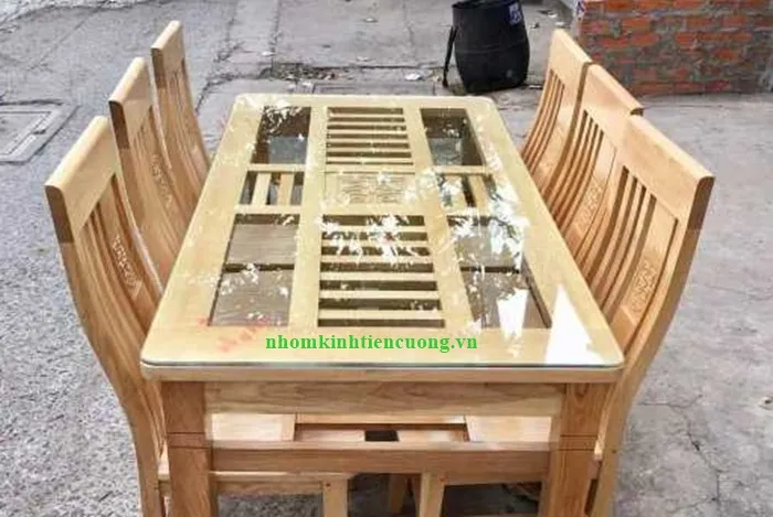 Cắt kính mặt bàn ăn cường lực theo kích thước TP.HCM - hình ảnh thực tế Mặt kính chữ nhật được mài cạnh và bo góc