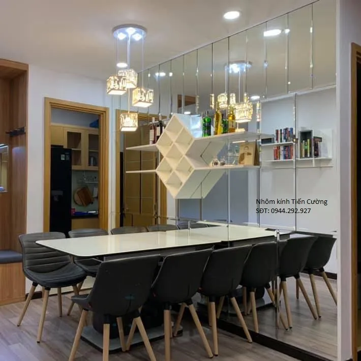 Hình thực tế: Kính tráng thủy trang trí nội thất Kính tráng thủy trang trí nội thất