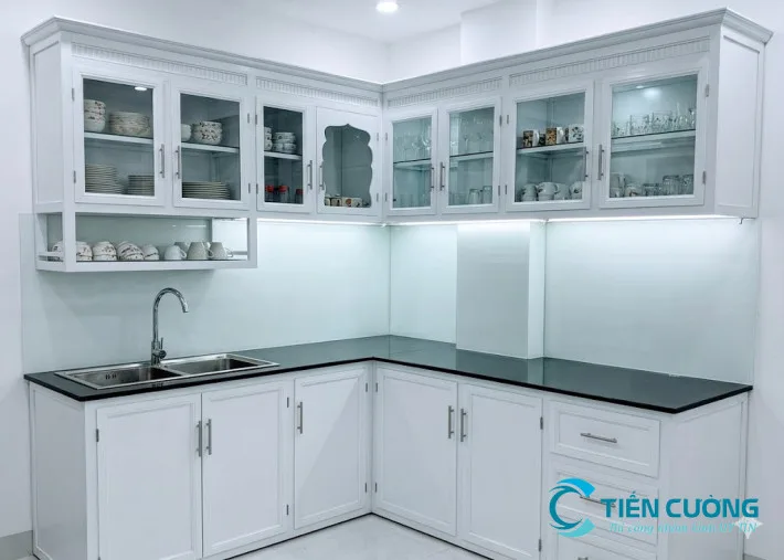 Tủ bếp nhôm kính nhỏ gọn cho căn hộ Mẫu tủ bếp nhôm kính nhỏ gọn cho căn hộ chung cư