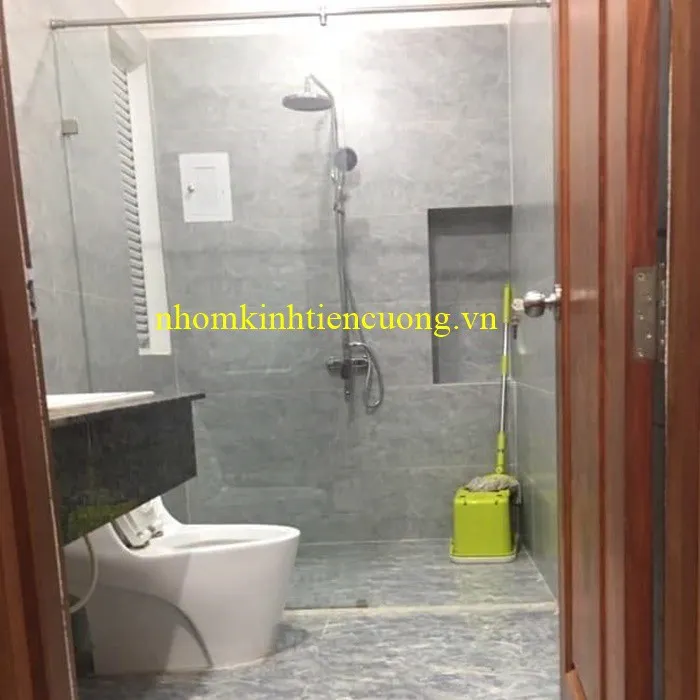 Phòng tắm kính TPHCM: mẫu, phương án và báo giá - hình ảnh thực tế Mẫu phòng tắm kính hoàn thiện tại TP.HCM
