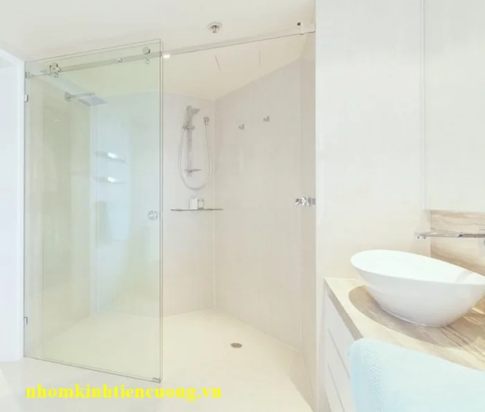 Phòng tắm kính TPHCM: mẫu, phương án và báo giá - hình ảnh thực tế Bộ phòng tắm kính hoàn thiện theo kiểu dáng và kích thước thực tế