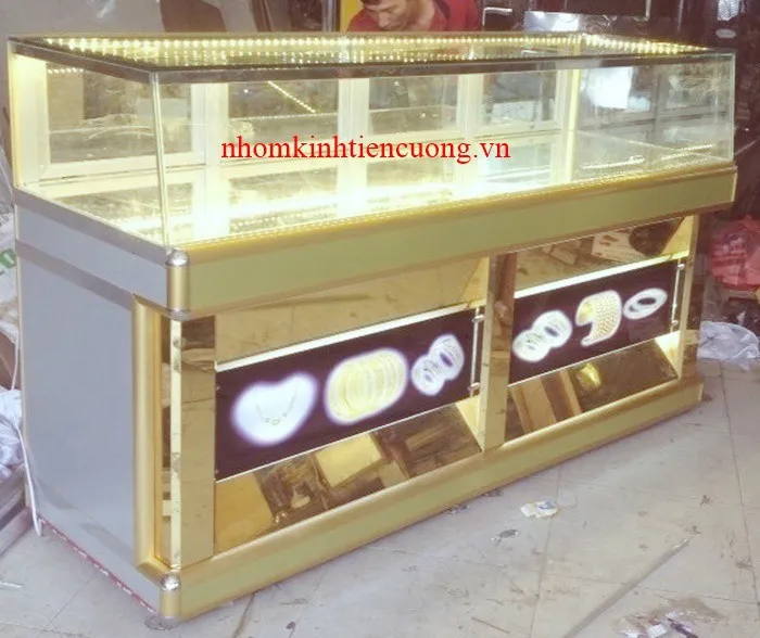 Tủ bán vàng bạc, tủ trưng bày trang sức tại TP.HCM - hình ảnh thực tế Tủ kính trưng bày trang sức đá quý
