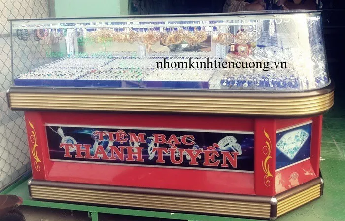 Tủ bán vàng bạc, tủ trưng bày trang sức tại TP.HCM - hình ảnh thực tế Quầy bán vàng bạc hoàn thiện tại xưởng