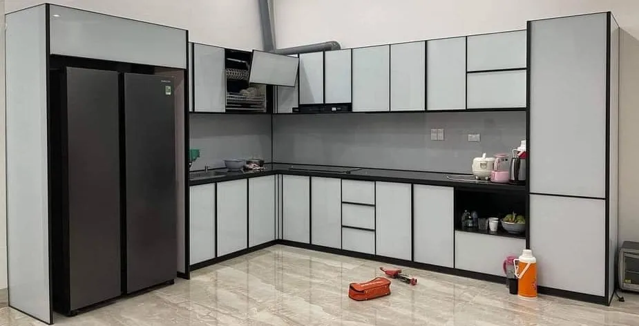 Tủ Bếp Nhôm Hợp Kim hiện nay: Bền Đẹp, Chống Nước 100% & Báo Giá - hình ảnh thực tế tu-bep-nhom-hop-kim-4