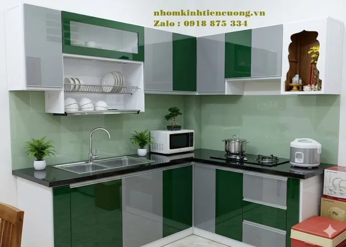 Tủ bếp nhôm kính cánh kính hiện đại Tủ bếp nhôm kính cánh kính hiện đại dễ lau chùi