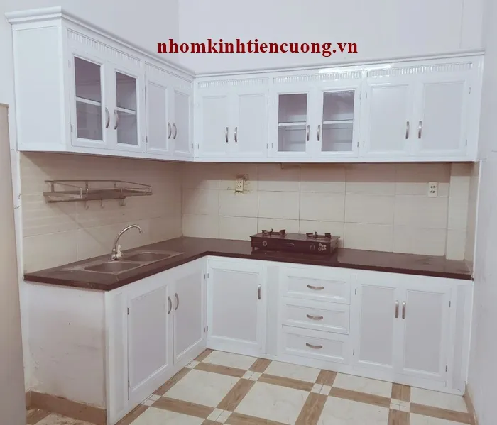 Tủ bếp nhôm kính chữ L 5 Mẫu tủ bếp chữ L tiết kiệm diện tích tối ưu công năng
