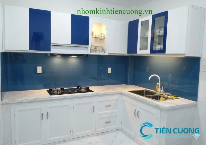 Tủ bếp nhôm kính đẹp theo xu hướng mới Tủ bếp nhôm kính đẹp theo xu hướng nội thất mới