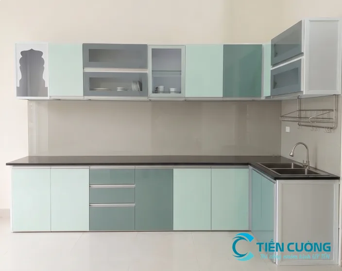 Tủ bếp nhôm kính Tiến Cường TP.HCM Tủ bếp nhôm kính Tiến Cường thi công tại TP.HCM