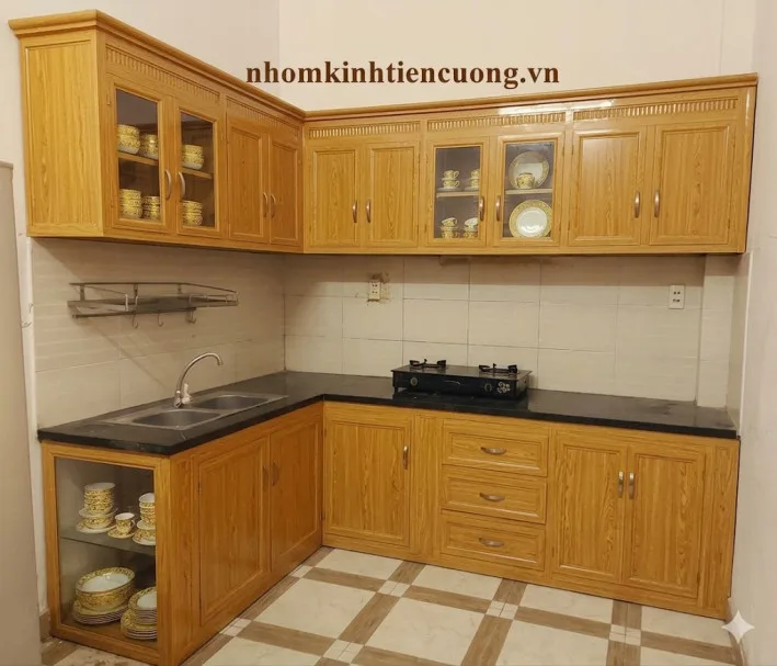 Tủ bếp nhôm kính vân gỗ bền đẹp Tủ bếp nhôm kính vân gỗ bền đẹp cho nhà phố