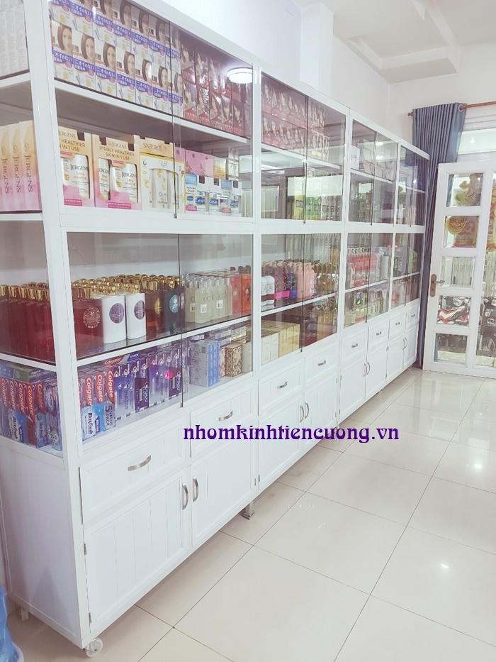 Tủ mỹ phẩm 3