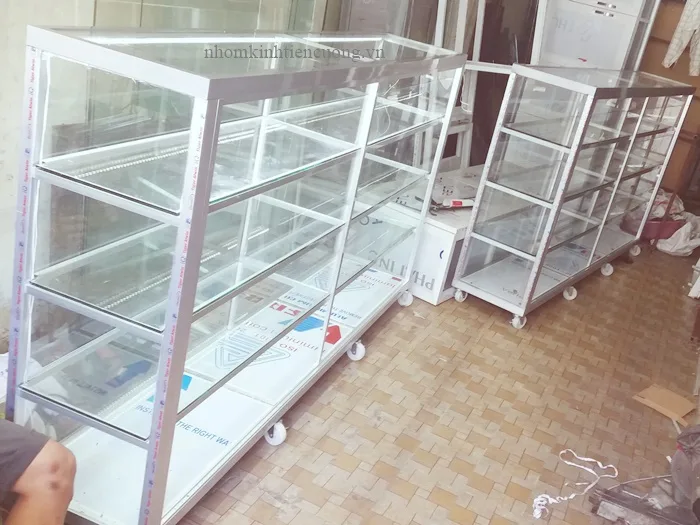 Mẫu Tủ Kính Trưng Bày - Kiểu Dáng Sang Trọng Không Nên Bỏ Qua - hình ảnh thực tế Tủ kính trưng bày 2