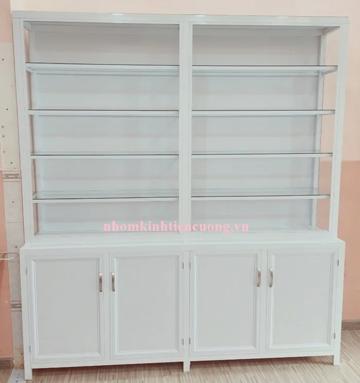 Hình thực tế: Tủ kính trưng bày sản phẩm chăm sóc da Tủ kính trưng bày sản phẩm chăm sóc da