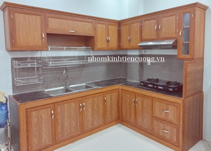 tủ bếp nhôm giả gỗ