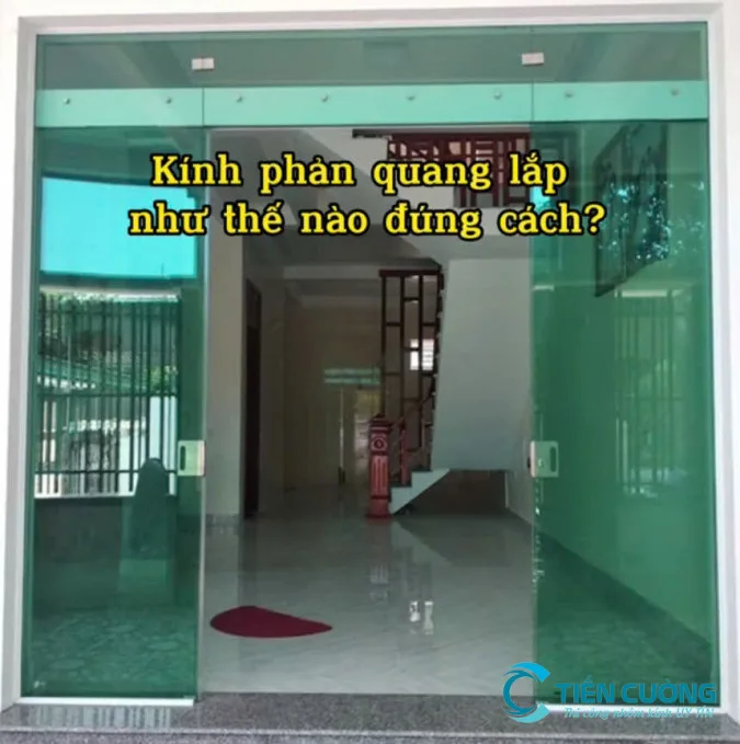 Vách kính phản quang cho không gian trưng bày Kính phản quang cho showroom và văn phòng