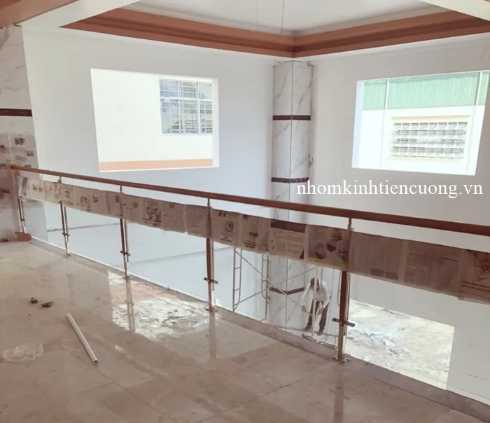 Bộ sưu tập mẫu lan can kính đẹp Mẫu lan can kính cường lực cho nhà ở hiện đại
