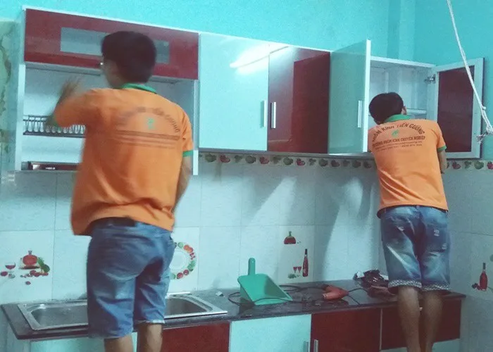 Thi công kính cường lực trong khu vực bếp Thi công kính cường lực cho khu vực bếp và nội thất