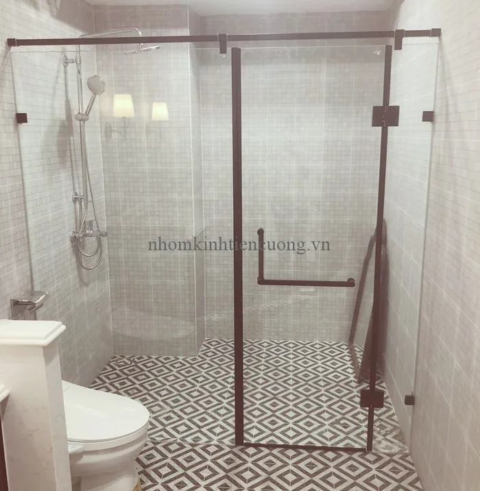 Cách làm sạch phòng tắm kính và xử lý cặn nước - hình ảnh thực tế Cách lau kính phòng tắm không để lại vệt nước