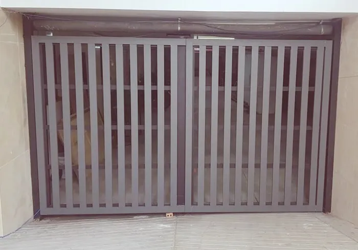 Cửa Sắt Đẹp Giá Tốt Tại TPHCM – Thi Công Chắc Chắn Thẩm Mỹ - hình ảnh thực tế Cửa sắt sơn tĩnh điện chống gỉ