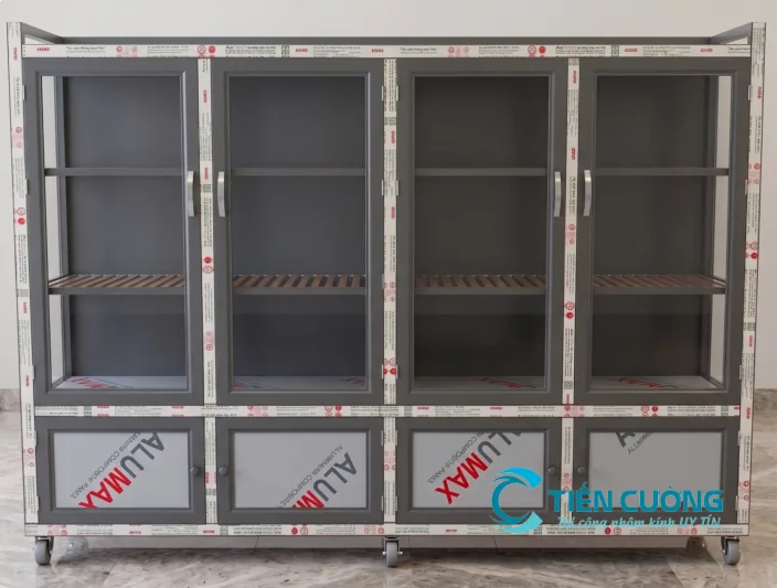 Kinh Nghiệm Chọn Tủ Chén Bát Nhôm Kính Phù Hợp Cho Mọi Gian Bếp - hình ảnh thực tế Tủ chén nhôm kính chất lượng cao