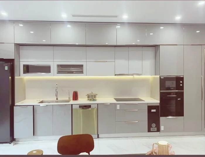 6 Sai Lầm Khi Làm Tủ Bếp Nhôm Kính Nhiều Người Mắc Phải - hình ảnh thực tế Những sai lầm thường gặp khi làm tủ bếp nhôm kính