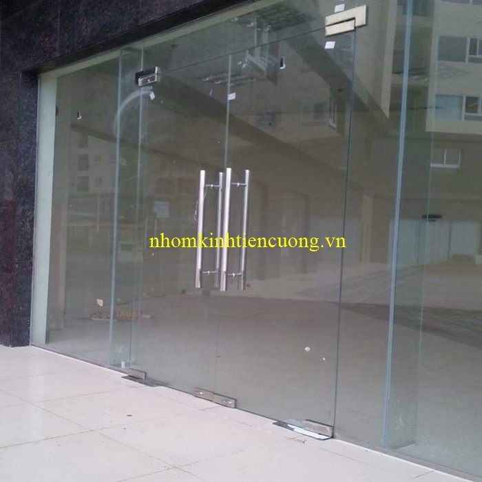 Kích thước cửa kính cường lực 1