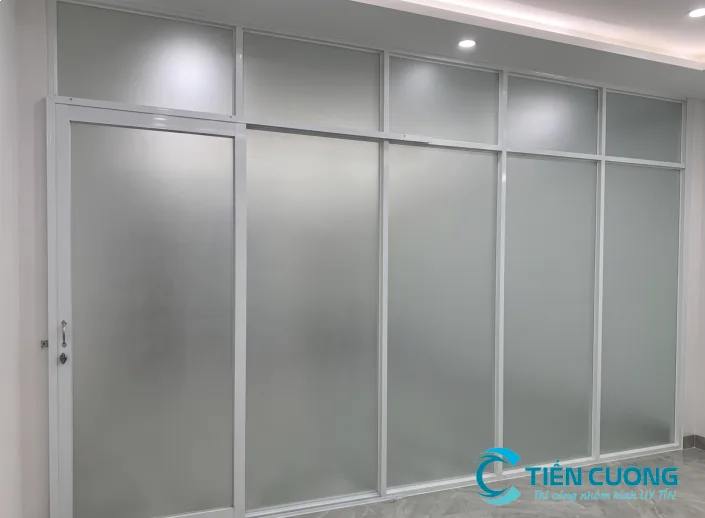 Vách ngăn nhôm kính trong thiết kế nội thất - hình ảnh minh họa 2 Vách ngăn nhôm kính trong thiết kế nội thất - kiểm tra phương án thi công 2